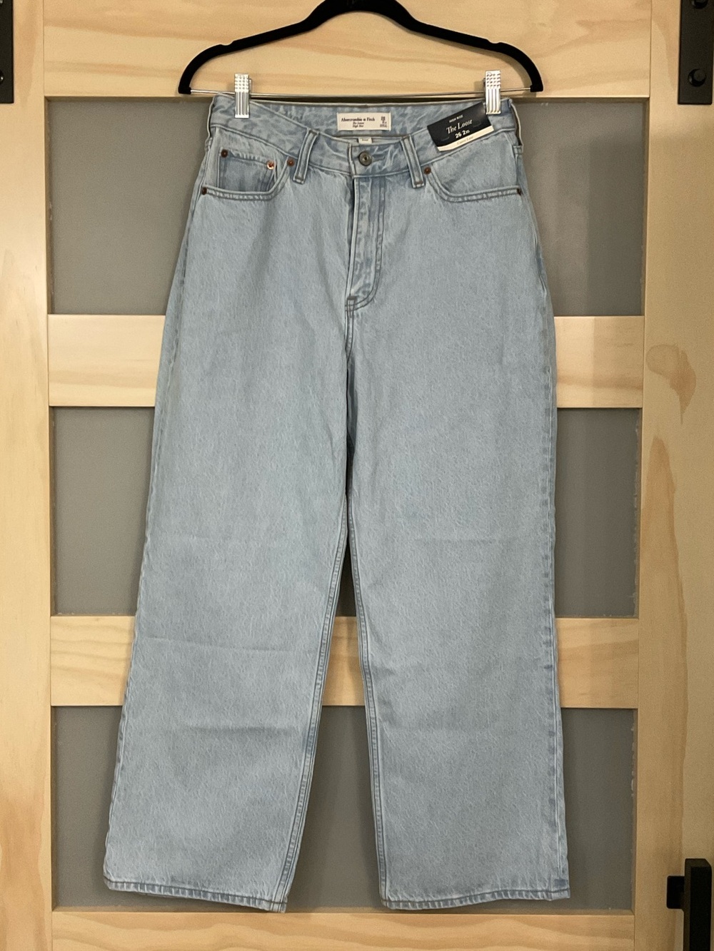 Abercrombie Curve Love The Loose High Rise Jeans 26 2XS NWT Light Wash
